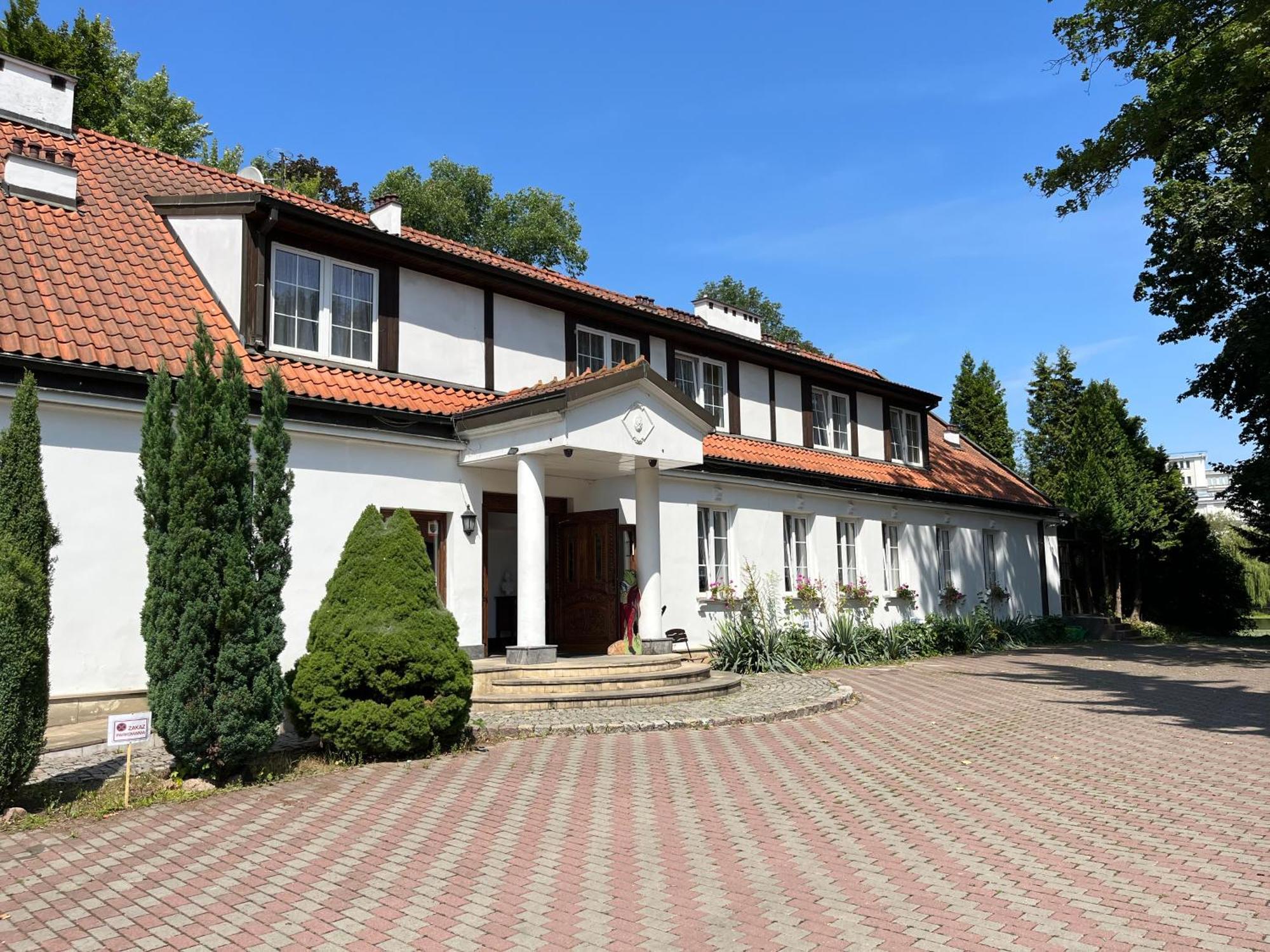 Dedek Park - Historyczny Dworek W Pieknym Parku Skaryszewskim Obok Stadionu Narodowego Warsaw Ngoại thất bức ảnh