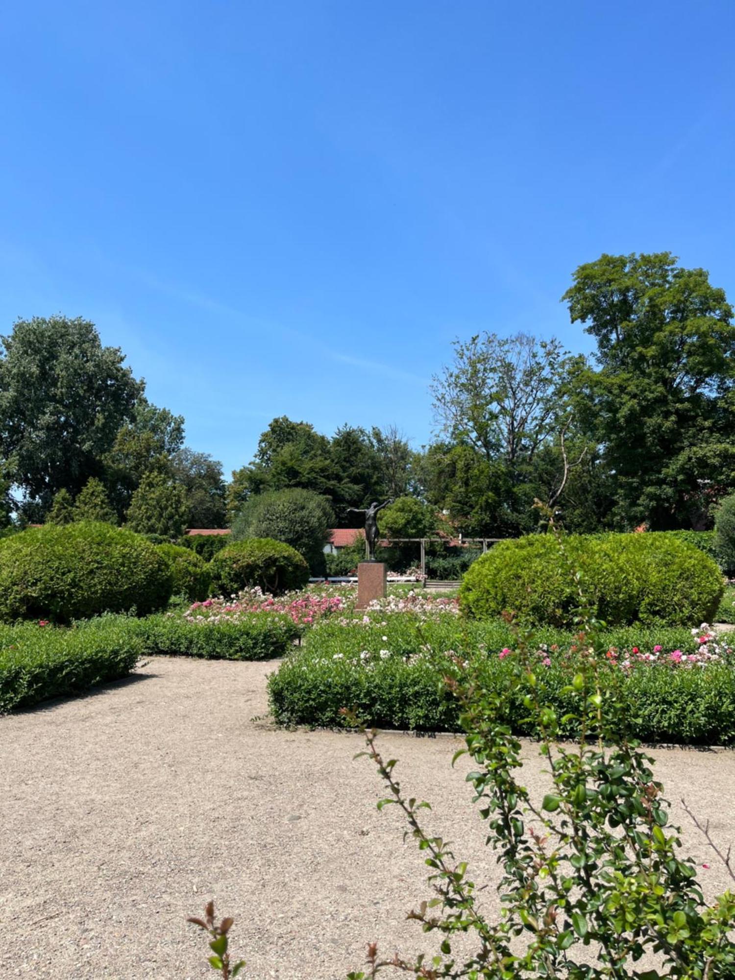 Dedek Park - Historyczny Dworek W Pieknym Parku Skaryszewskim Obok Stadionu Narodowego Warsaw Ngoại thất bức ảnh