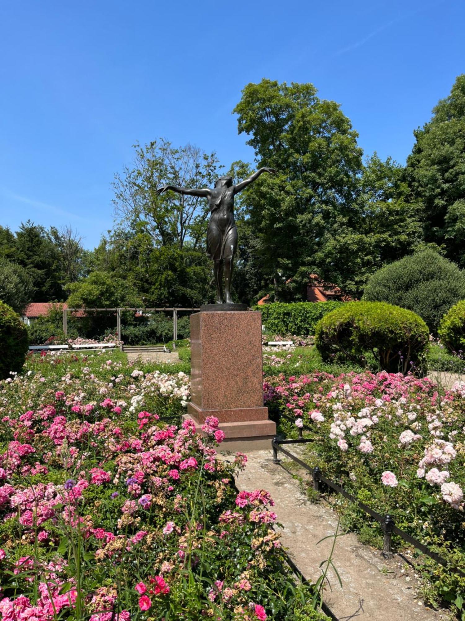Dedek Park - Historyczny Dworek W Pieknym Parku Skaryszewskim Obok Stadionu Narodowego Warsaw Ngoại thất bức ảnh
