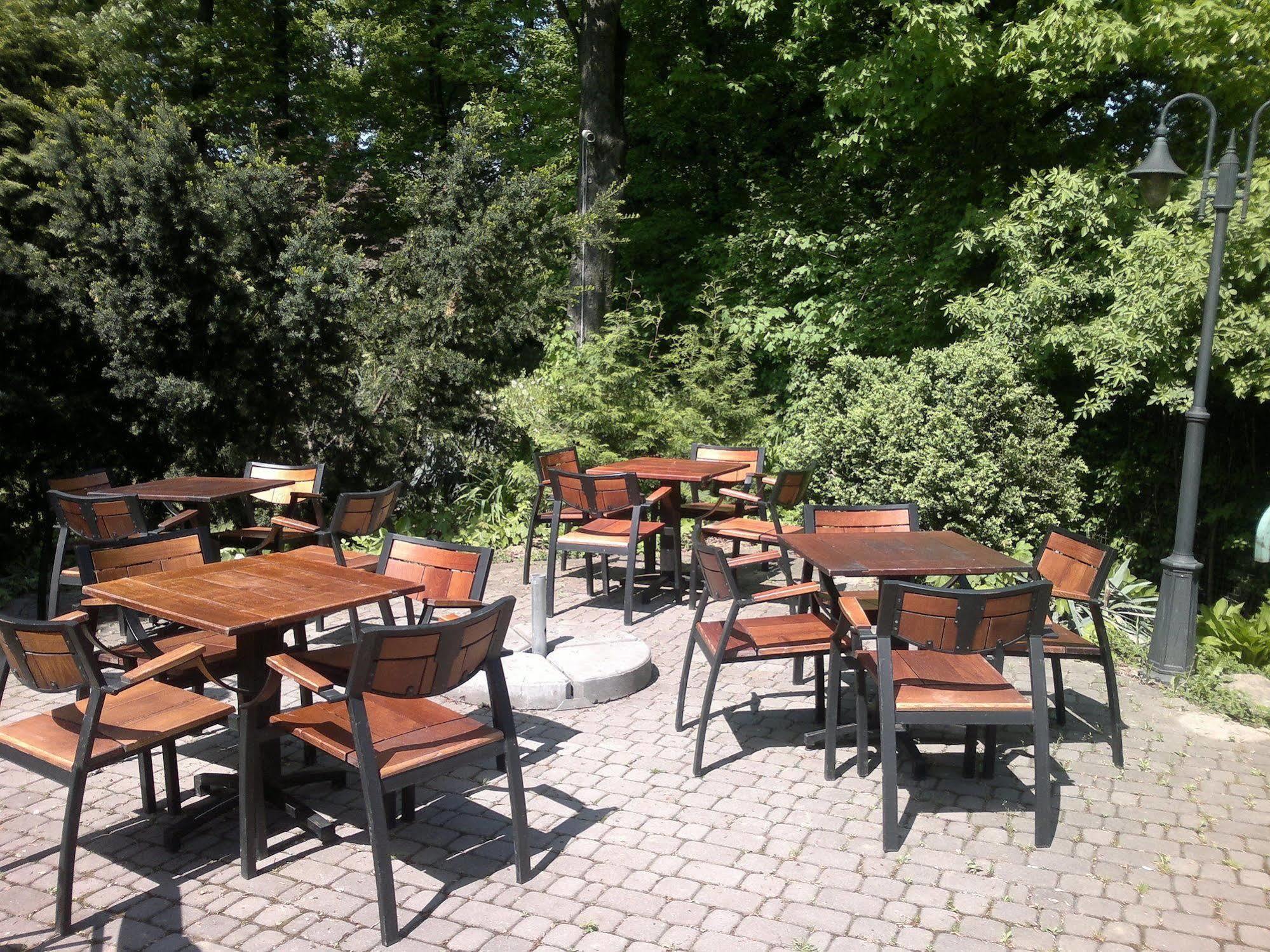Dedek Park - Historyczny Dworek W Pieknym Parku Skaryszewskim Obok Stadionu Narodowego Warsaw Ngoại thất bức ảnh